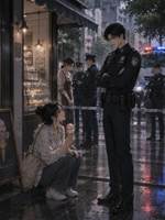 走到哪哪有命案，刑警前男友求我別出門了